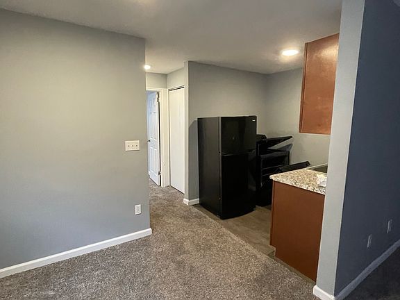 3rd image of 2734 Harrison Ave #8