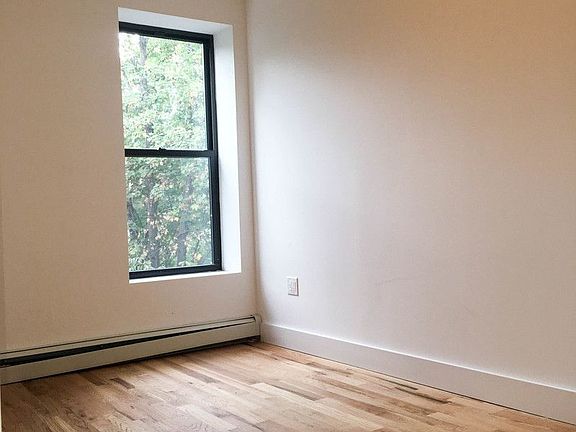 3rd image of 825 Putnam Ave #3F