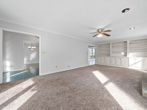 5th image of 2701 Wakefield Dr