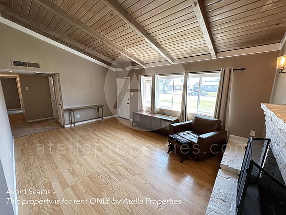 3rd image of 1216 W Malone St