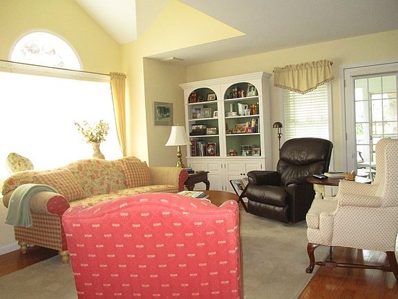 3rd image of 24 Trafalgar Dr