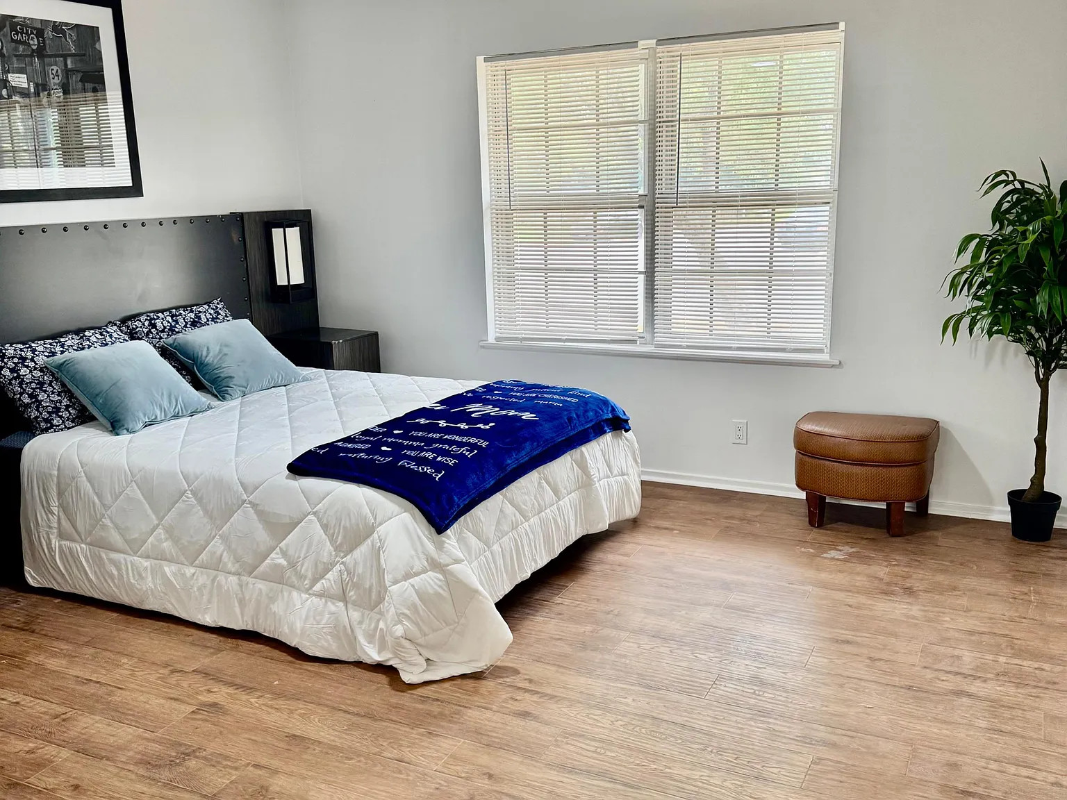 4 bed, 2.0 bath, 2000 sqft, $1,040 — Photo 2