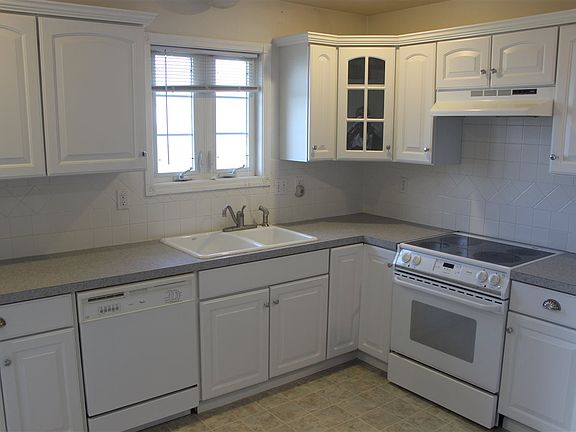 4th image of 5812 O Avenue Pl