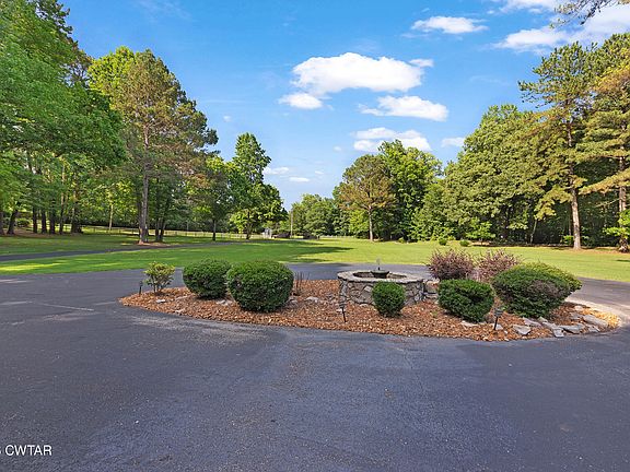 3rd image of 1078 Country Club Ln