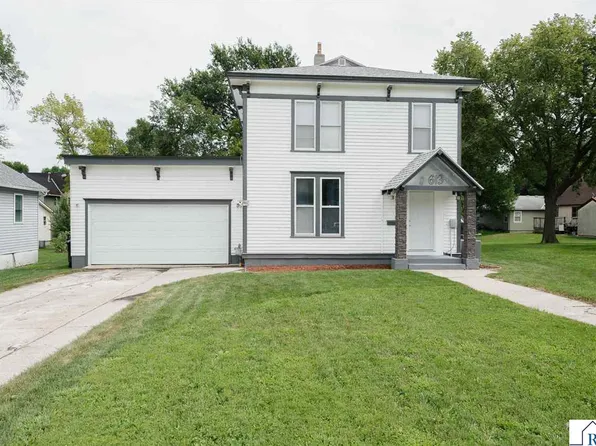 613 S Galbraith St, Blue Earth, MN 56013