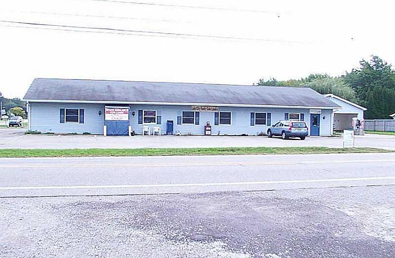 1st image of 1591 Lake St