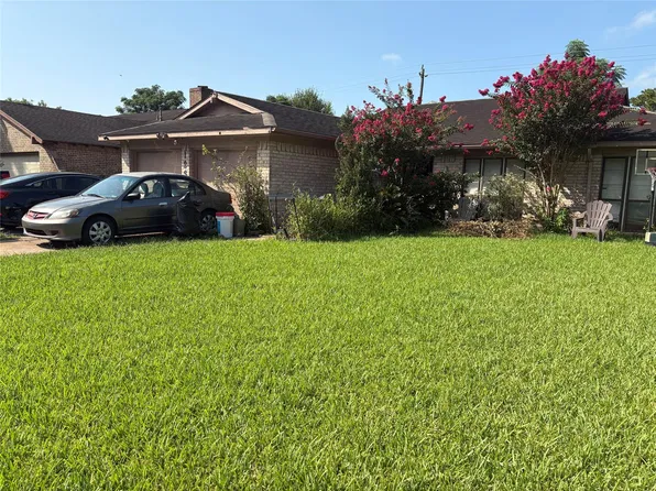 12330 Millbanks Dr, Houston, TX 77031