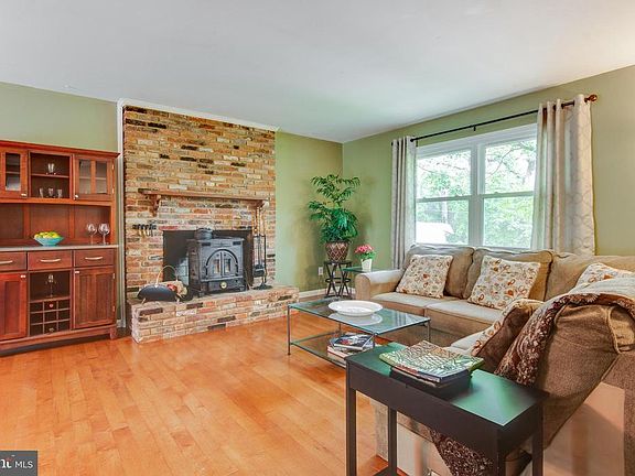 Relax in the living room.