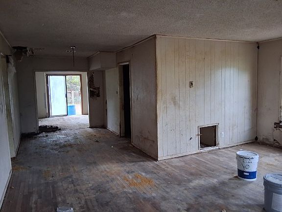 5th image of 653 N 12th St