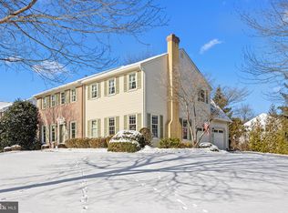 112 Greenbriar Ln, Newtown, PA 18940