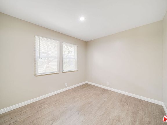 3rd image of 7011 Fountain Ave