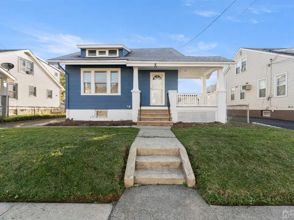 31 Maplewood Pl, North Brunswick, NJ 08902