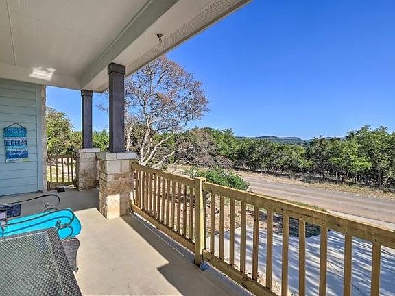 2nd image of 2215 Grandview Frst