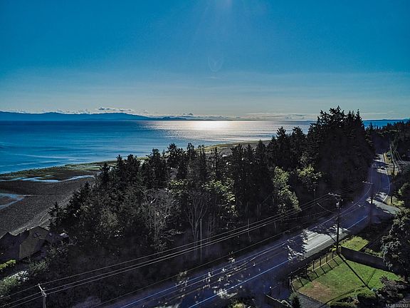 2nd image of 6632 Island Hwy W