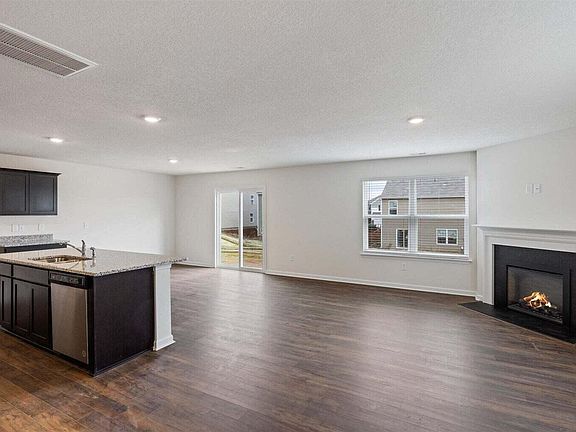 4th image of 3335 Serenity Dr NE
