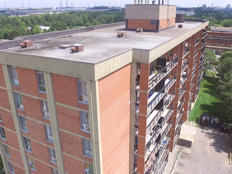 4800 Jane St — Photo 9