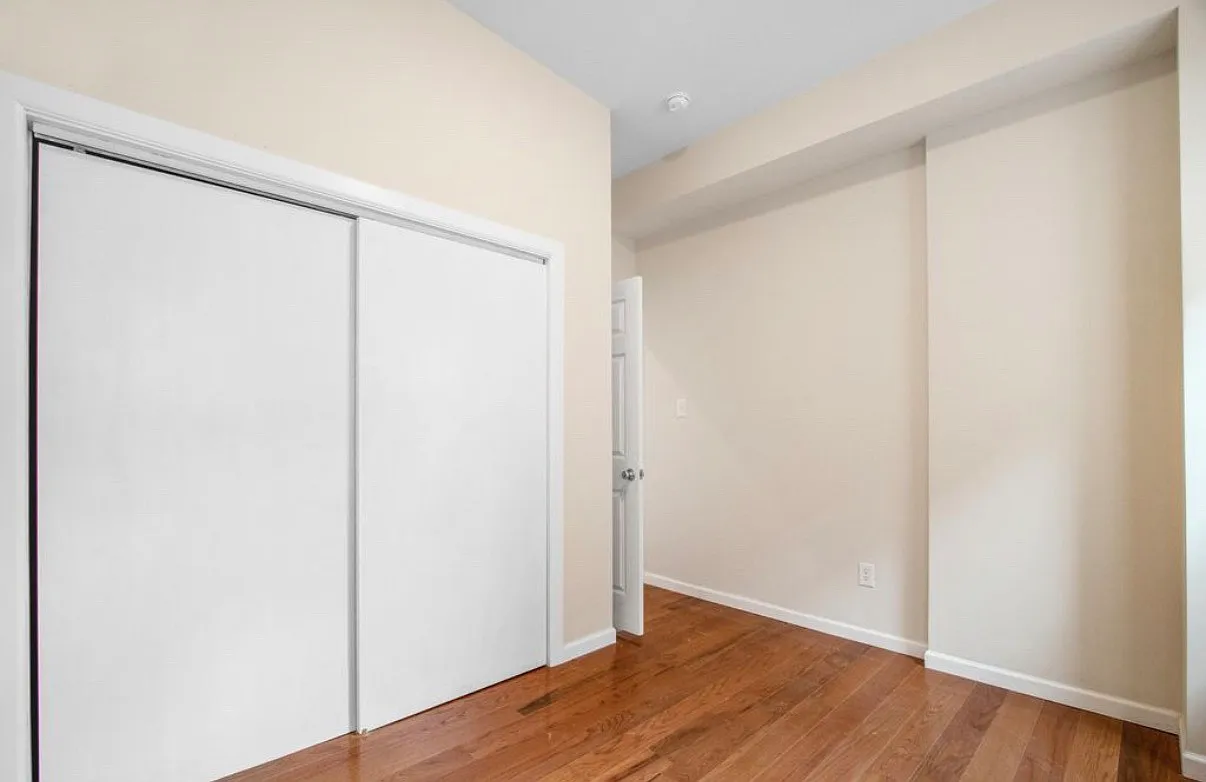 3 bed, 1200 sqft, $1,500 — Photo 4