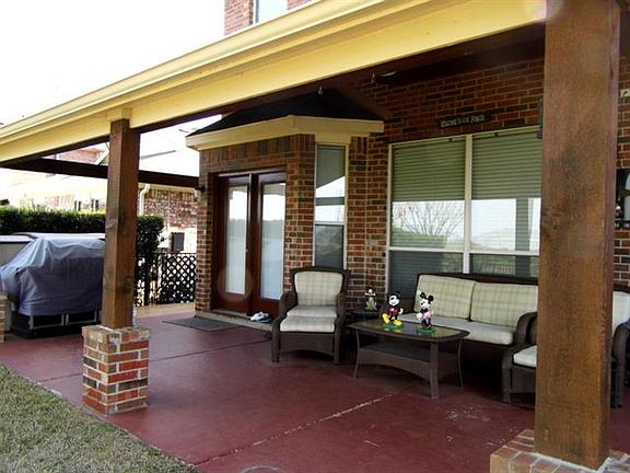 2nd image of 2801 Thorncreek Ln