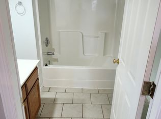 16 NW 434th Rd APT A, Clinton, MO 64735