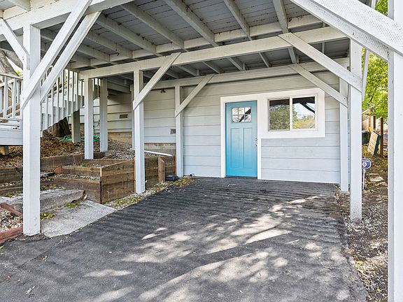 3rd image of 206 Claus Ct