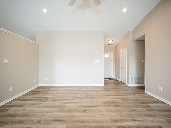 4th image of 7068 Carrie Dr