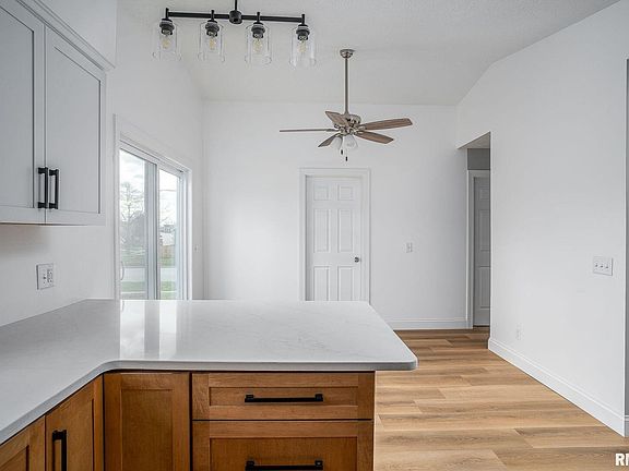 5th image of 4655 Lockwood Ct