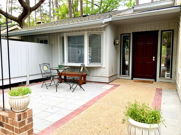 39 Water Oak Dr, Hilton Head Island, SC 29928