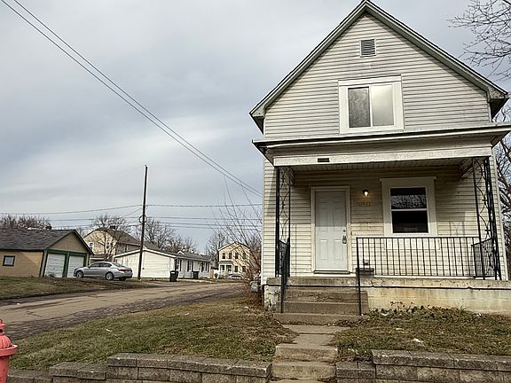 3rd image of 1598 Briarwood Ave