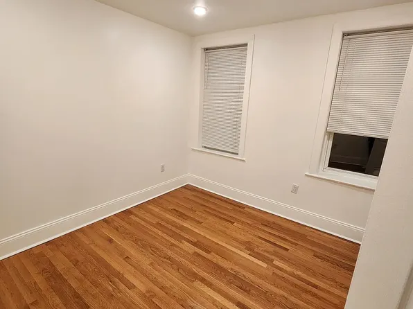 104 Glenwood Avenue image 4 of 9