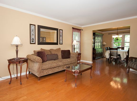 5th image of 4221 Forest Glen Dr