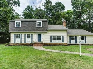 11902 Warminster Ct, Midlothian, VA 23113