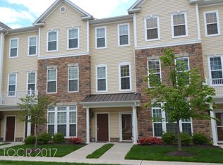 8 Holly Ln, Garfield, NJ 07026