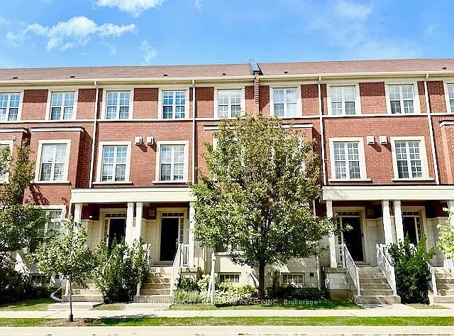 76 Donald Buttress Blvd W