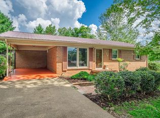306 S Hillcrest Dr, Livingston, TN 38570