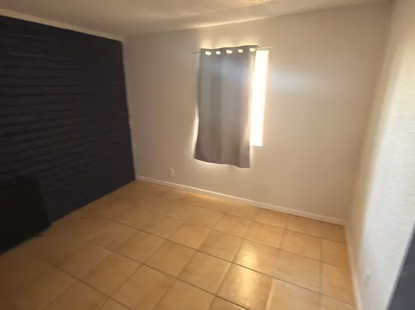 7031 N 80th Ave APT 3, Glendale, AZ 85303