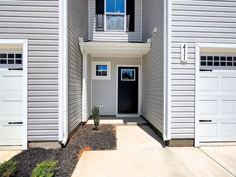 411 Mancini Dr — Photo 2