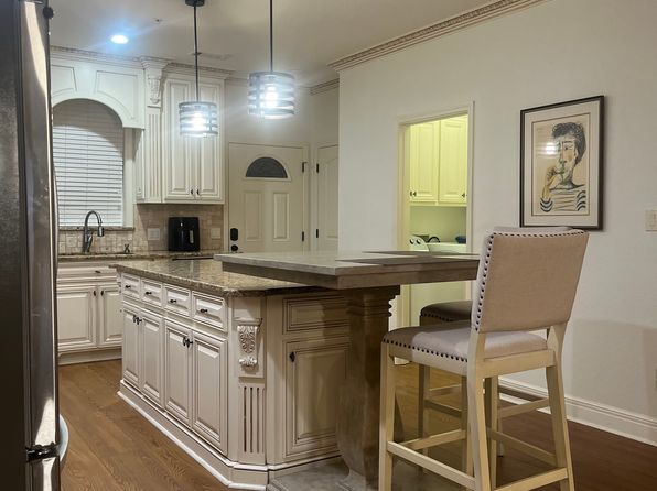 130 Grand Isle Dr APT 1F