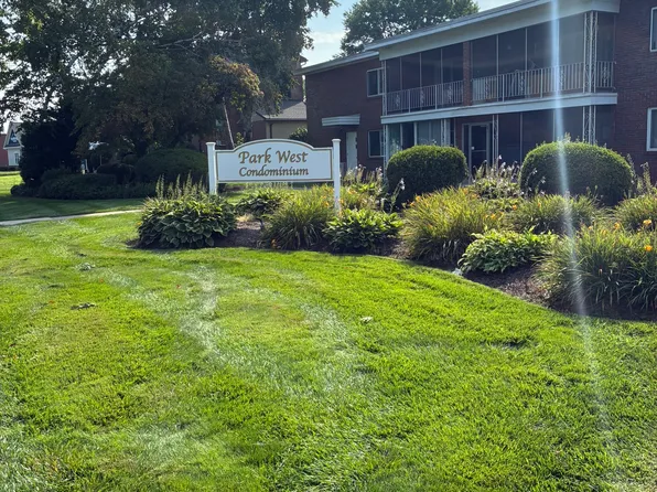 35 Park Avenue Ct APT 2, West Springfield, MA 01089