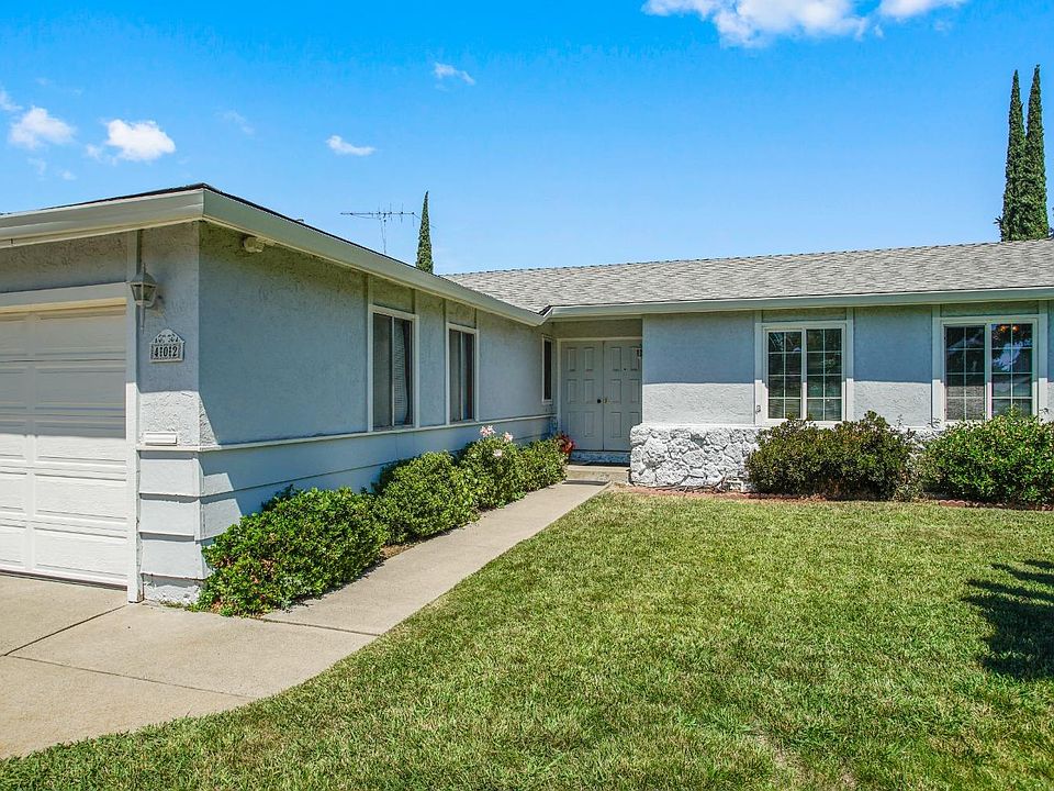 1st image of 402 Shannon Way