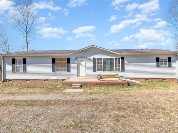 1943 Stewart Rd, Walnut Cove, NC 27052