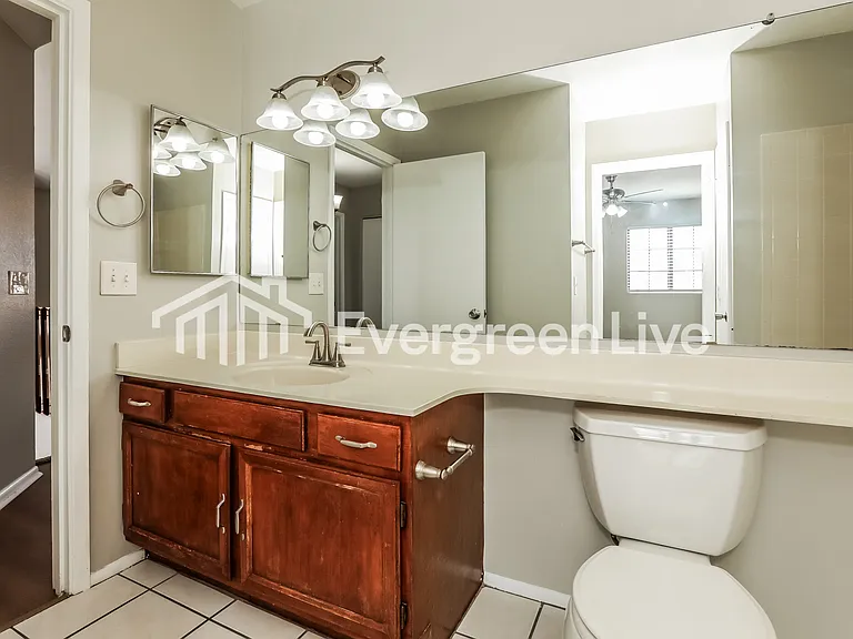 921 S Val Vista Dr — Photo 9