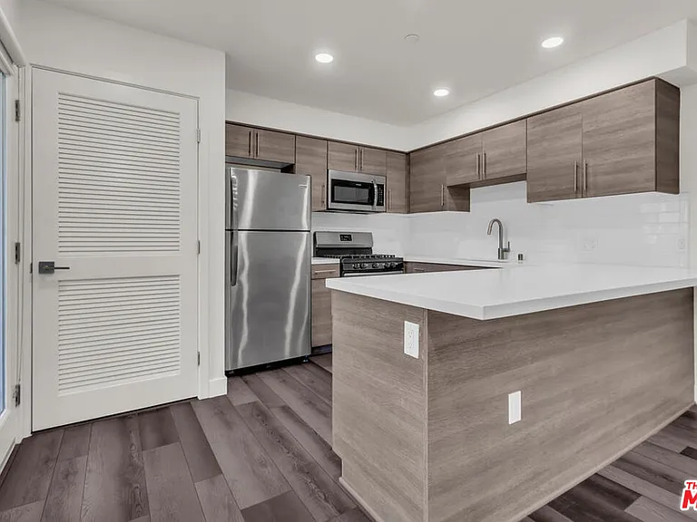 3667 Mentone Ave #4 — Photo 7