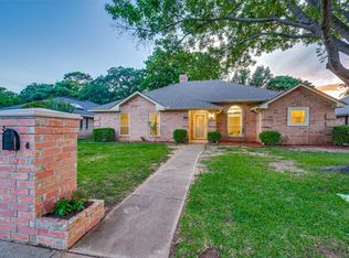6002 Kenilworth Dr, Arlington, TX 76001