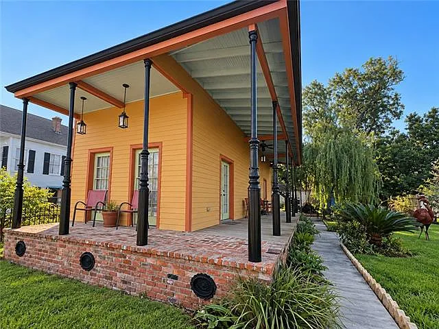 2 bed, 2.0 bath, 1050 sqft, $2,000 — Photo 2