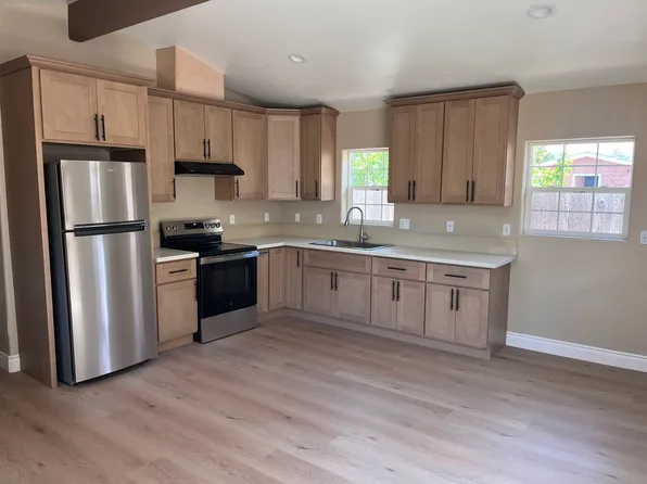 1237 Circle Dr #A, Salinas, CA 93905