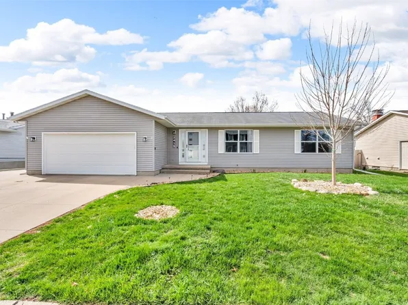 2415 Clark Ave, Marion, IA 52302