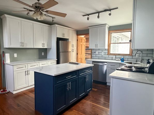 2363 Beech St Floor 2