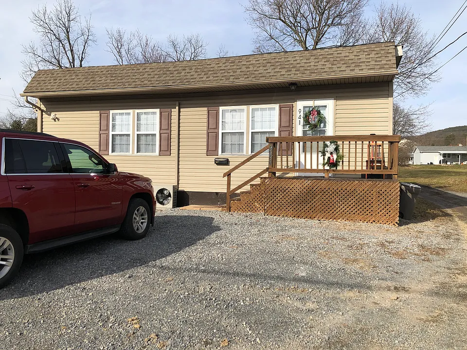 941 Bloom Rd #102