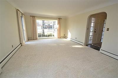 3rd image of 2535 Dayton Dr