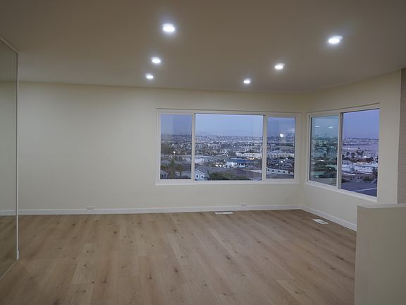 3rd image of 954 Harbor View Dr